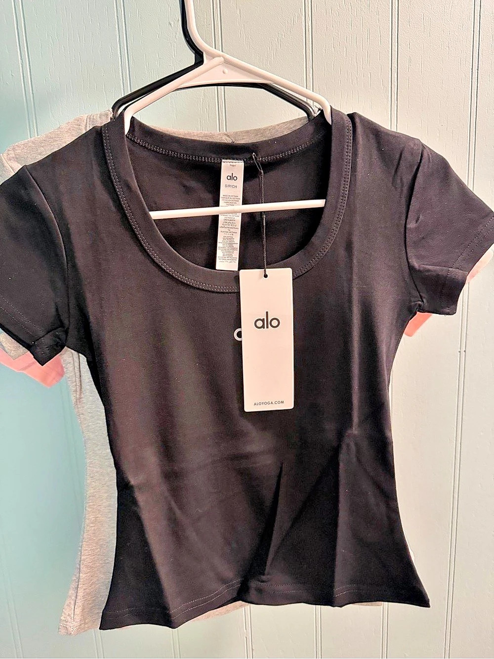 Alo Short Sleeve Tee in Black NWT